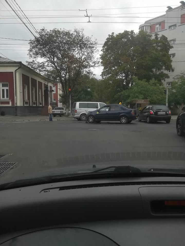 InfoTrafic: Из-за ДТП в Центре затруднено дорожное движение