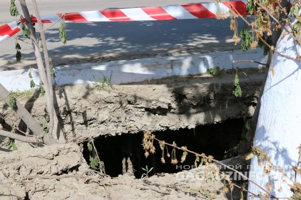 Последствия снегопада в Комрате: под улицей Ленина рухнул потолок катакомб