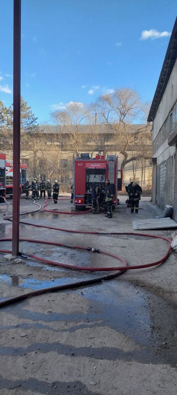 В столице на складе для упаковки зерна произошел пожар