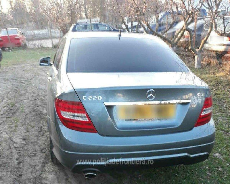 Гражданин РМ пытался ввезти на родину угнанный в Великобритании Mercedes