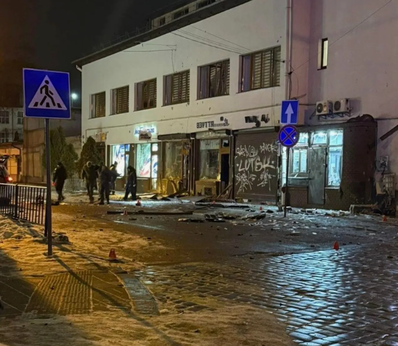 Во Львове произошел теракт: погибли и ранены правоохранители