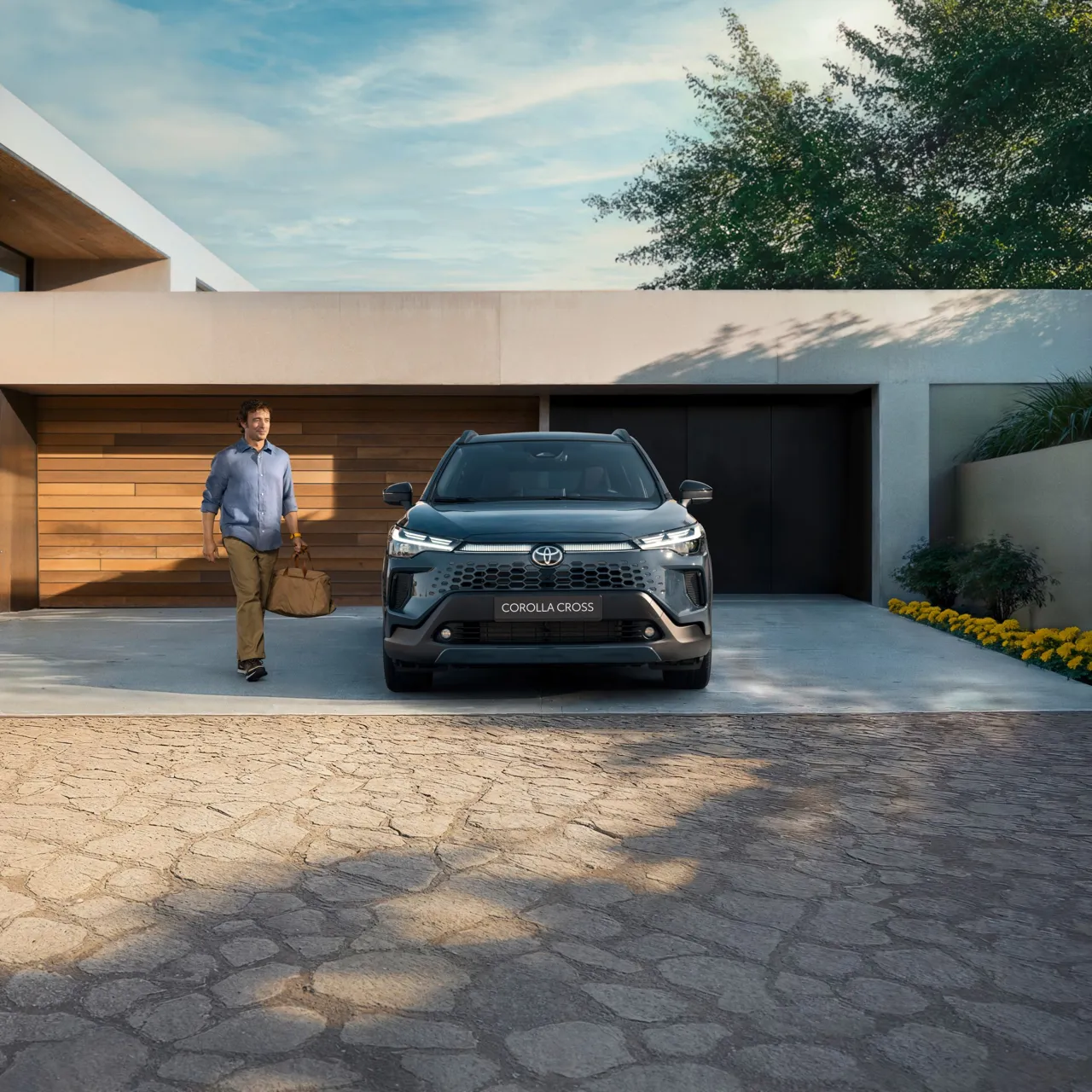 Toyota представила обновлённую Corolla Cross: больше комфорта, технологий и стиля