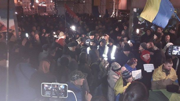 В Киеве на Майдане появились палатки