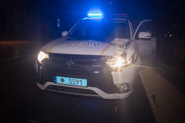 В Киеве грабитель украл рюкзак и сразу же попал под колеса полицейских