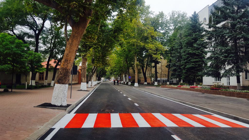 Оргеев собственными силами отремонтировал основные дорожные артерии города