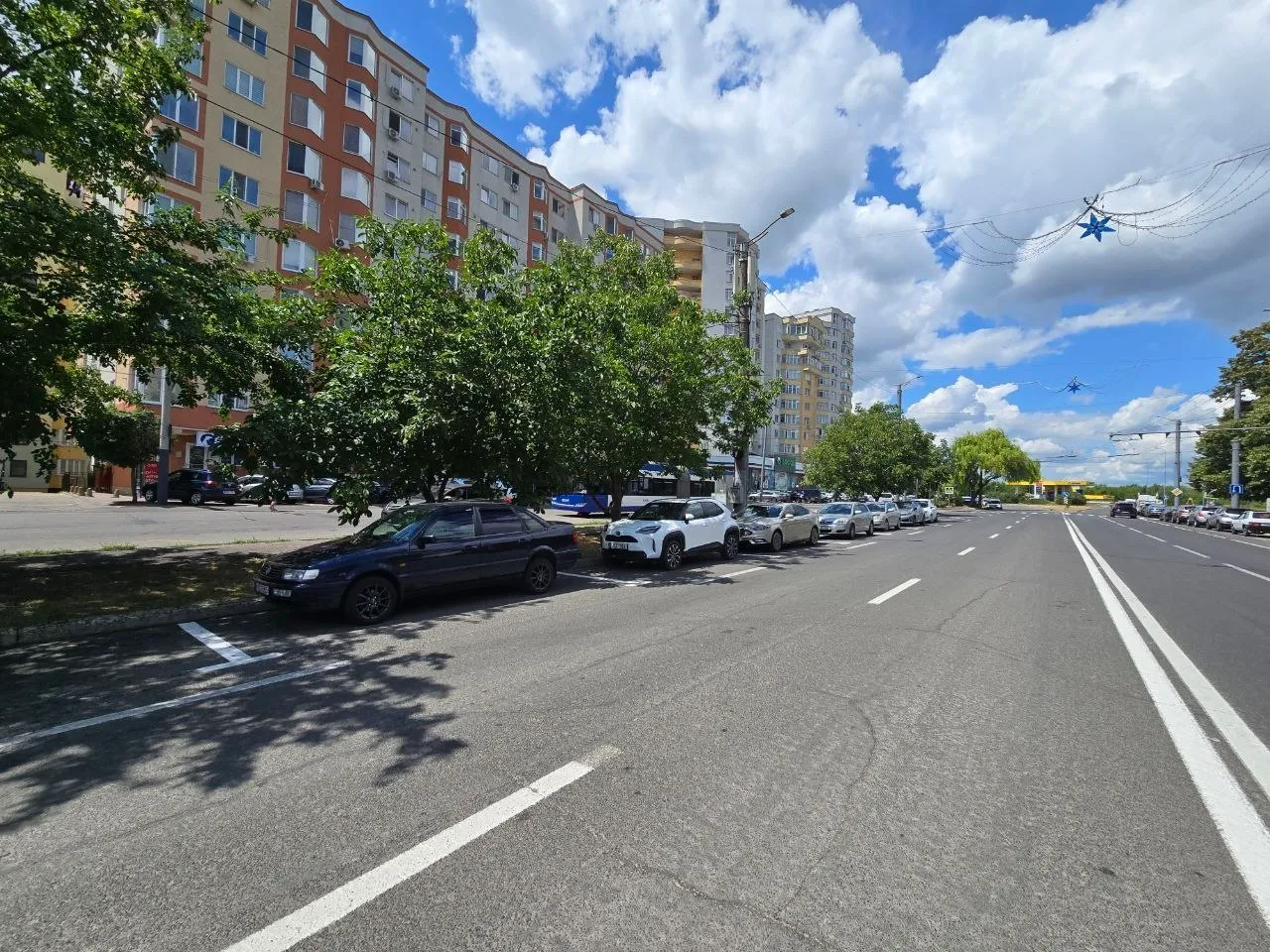 В Кишинёве обустраивают новую общественную парковку на улице Алба-Юлия