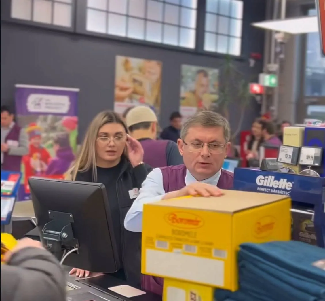 Grosu și Jardan au devenit casieri pentru o zi