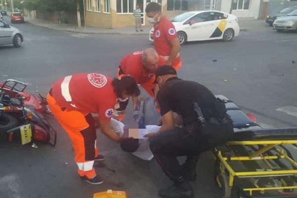 В Комрате произошло ДТП с участием автомобиля и мотоцикла: пострадавший в реанимации
