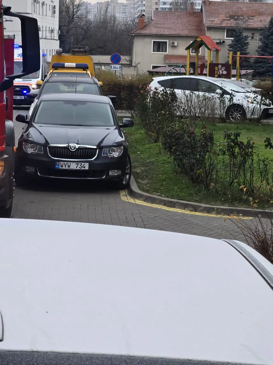 O bloggeriță care a supraviețuit unui incendiu într-un bloc de apartamente: Oamenii au fost blocați