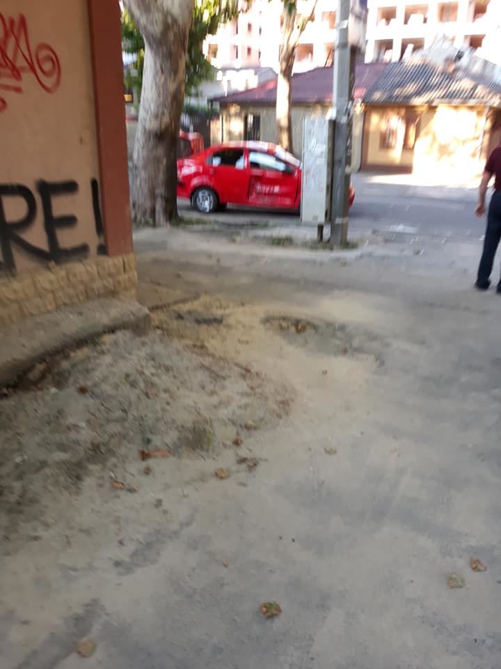 В центре Кишинева столкнулись два автомобиля
