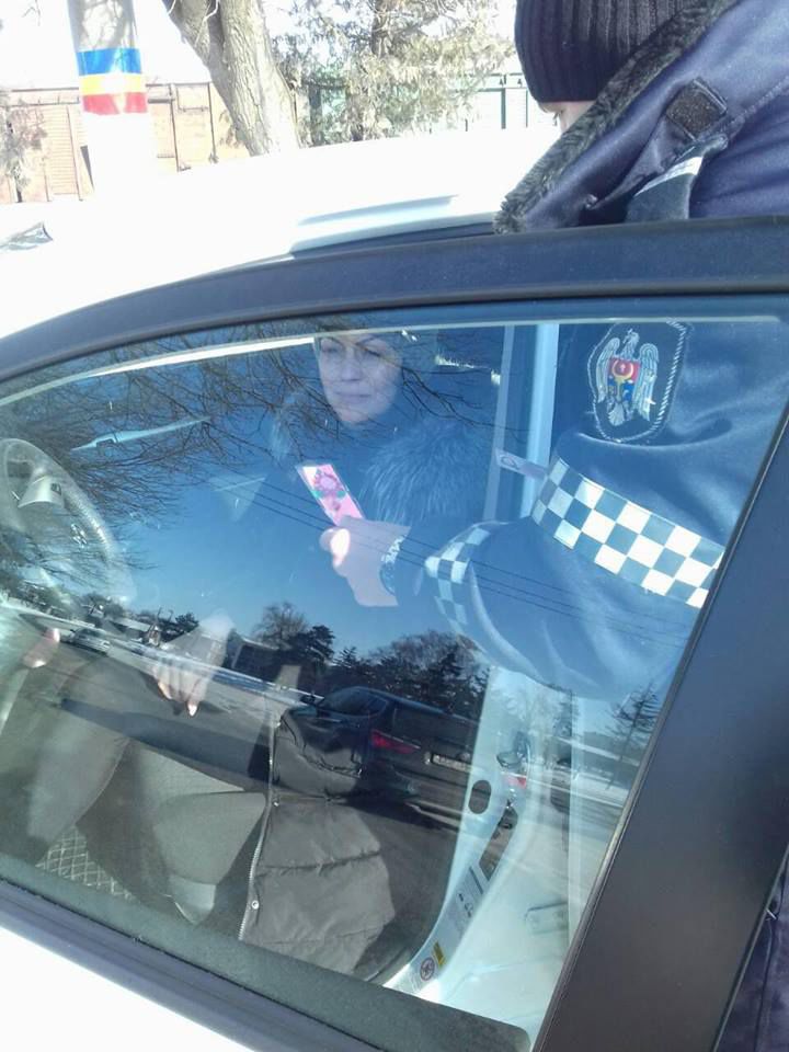 Şoferii au fost amendaţi surprinzător de către poliţişti de 1 Martie