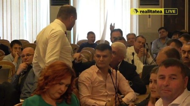 Mare tărăboi la ședința CMC! Aleșii locali și-au ieșit din fire în timpul discuției unui proiect