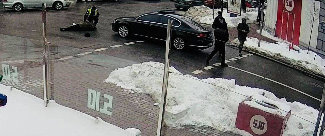 Кортеж Порошенко сбил пенсионера в Киеве