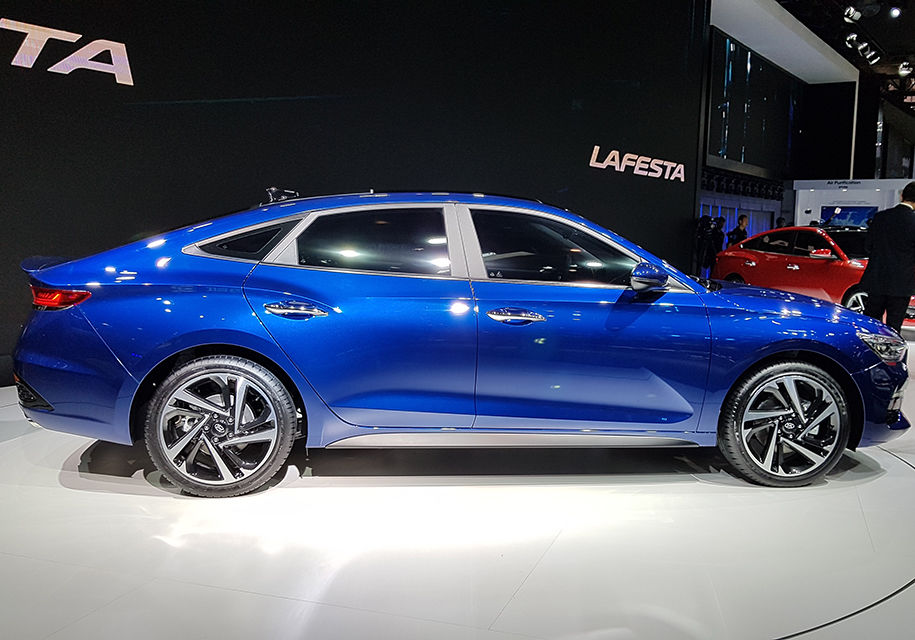 Hyundai показала в Пекине новый седан Lafesta