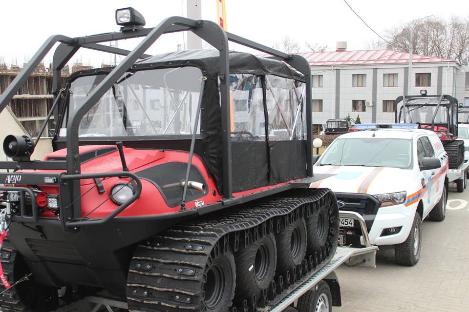 Сотрудники ГИЧС получили новые спецавтомобили