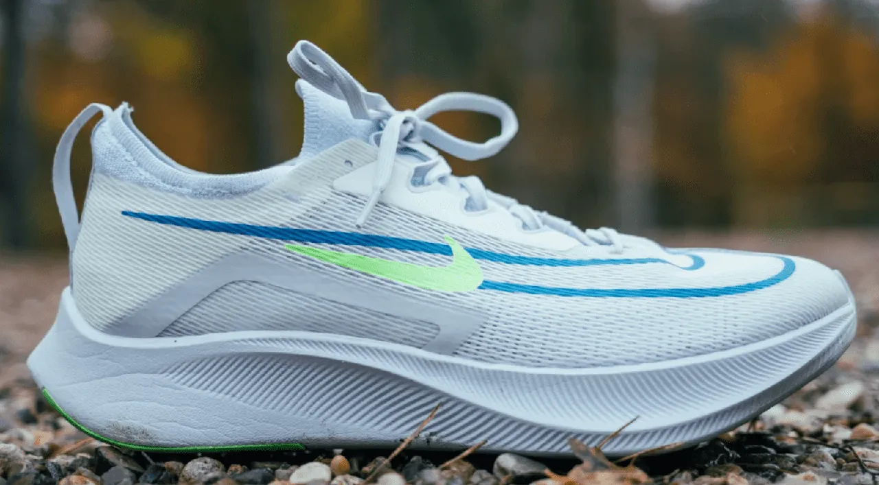 Nike Zoom Fly 4 