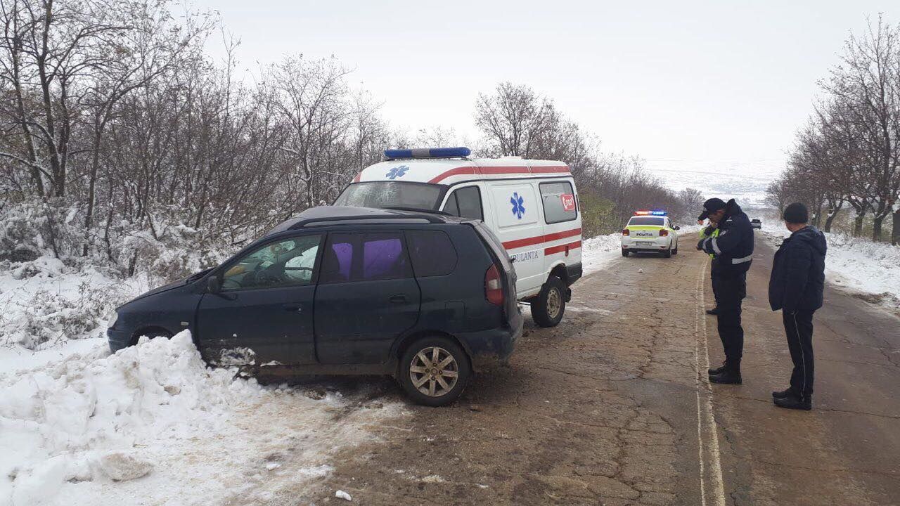 Авария с участием машины скорой помощи произошла в Теленештах