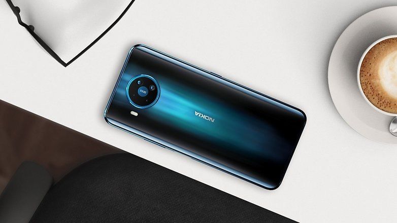 Nokia представила смартфон Джеймса Бонда