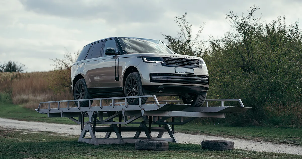 Range Rover — o viziune nouă asupra odihnei în extravilan