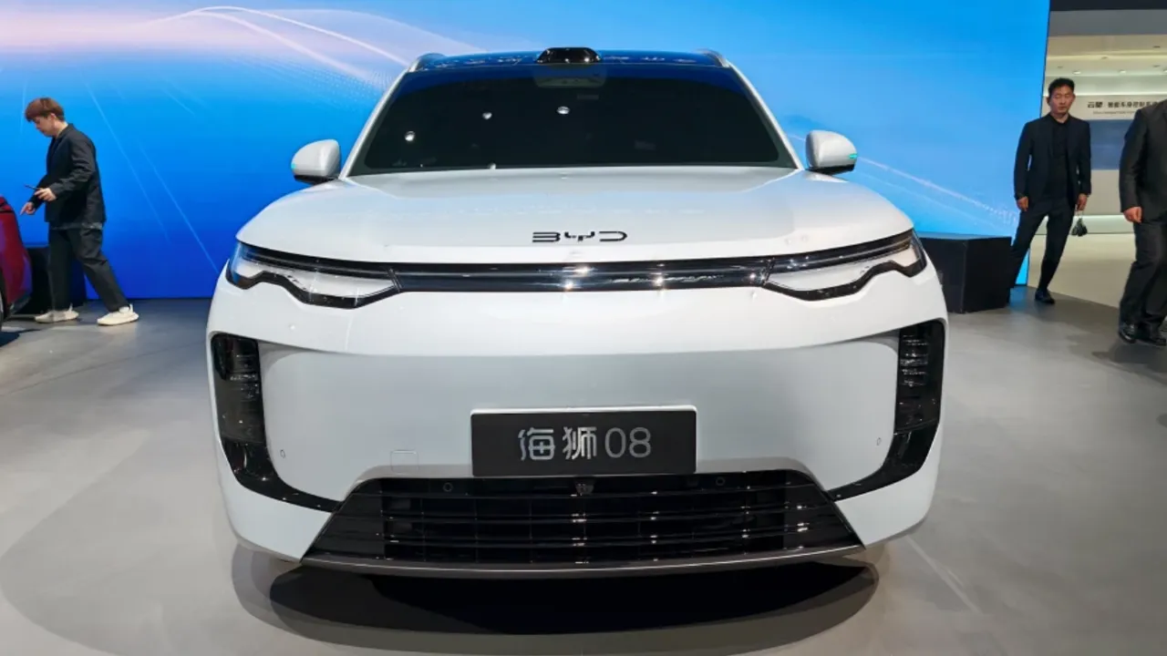 Электрический кроссовер BYD Sealion 08 показали в Пекине