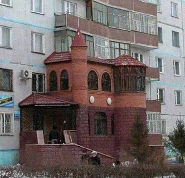Cum şi-a închis un român balconul. Toată Europa vuieşte