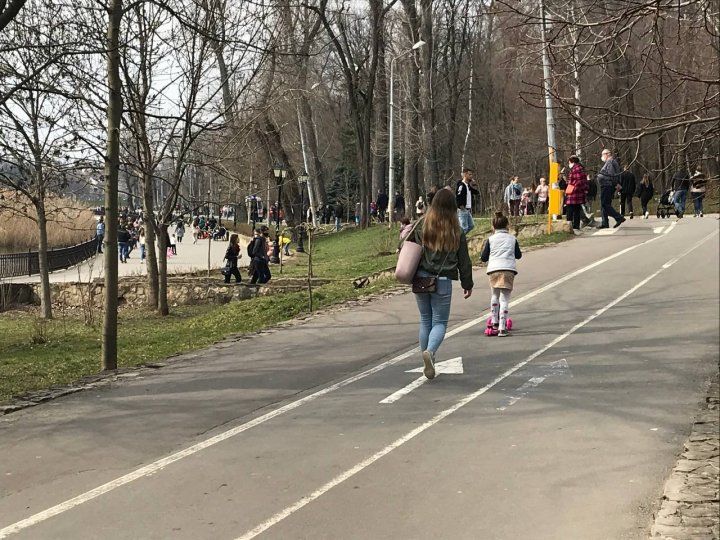 Толпы горожан заполнили кишинёвские парки в выходные дни