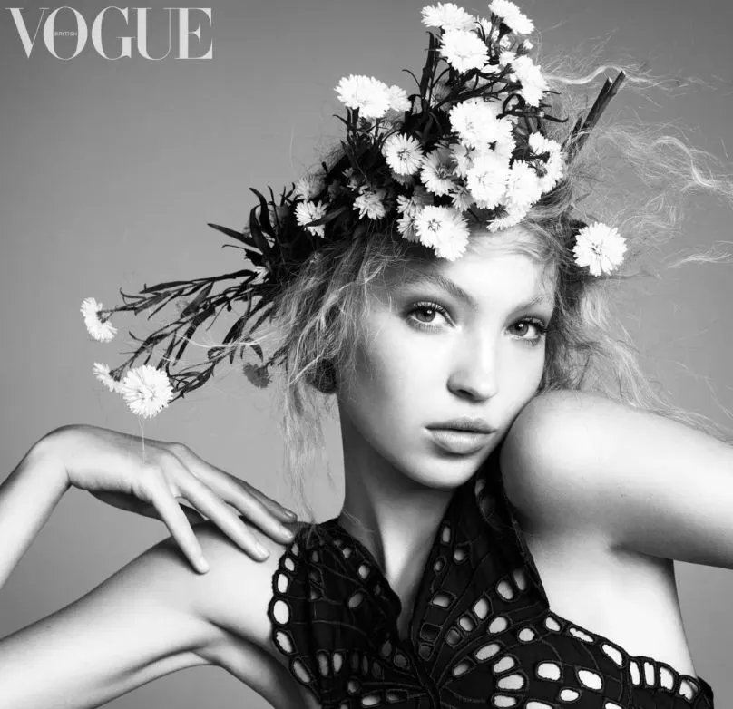 Дочь Кейт Мосс впервые снялась для обложки Vogue и рассказала о детстве