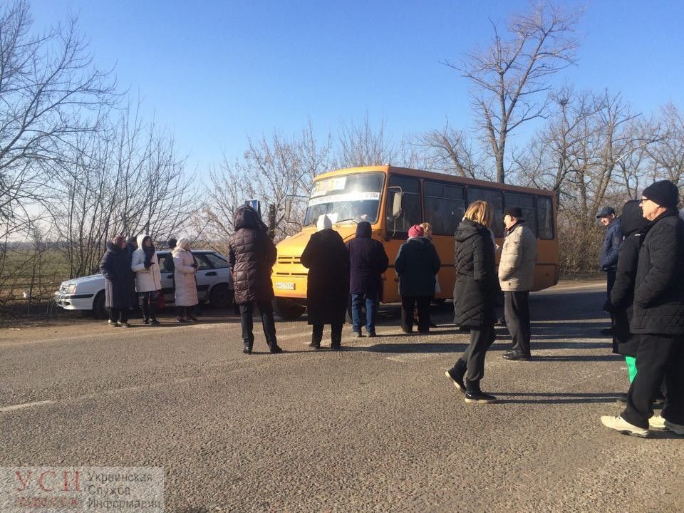 Жители военного городка в Хлебодарском перекрыли трассу на Молдову