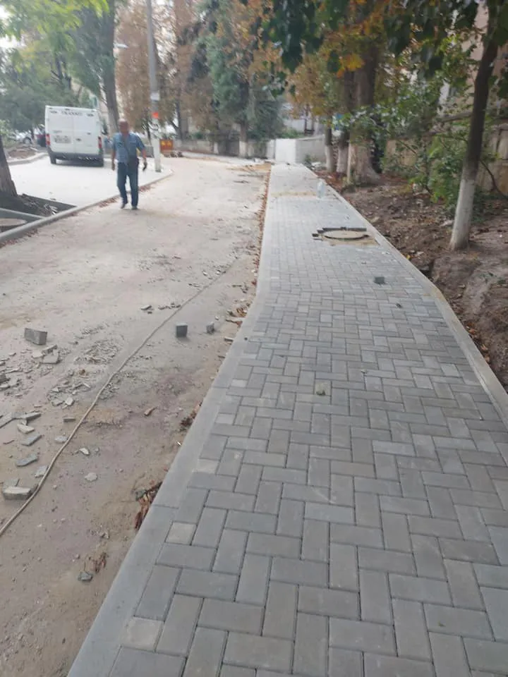 В столичном секторе Буюканы продолжается благоустройство дворов