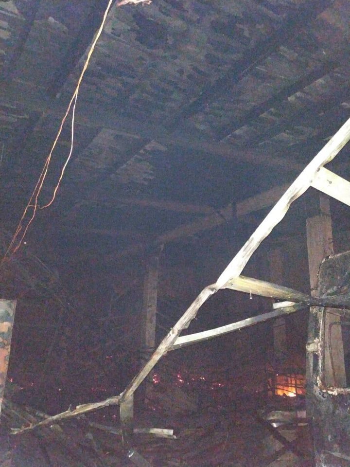 В Калараше в результате сильного пожара сгорел микроавтобус