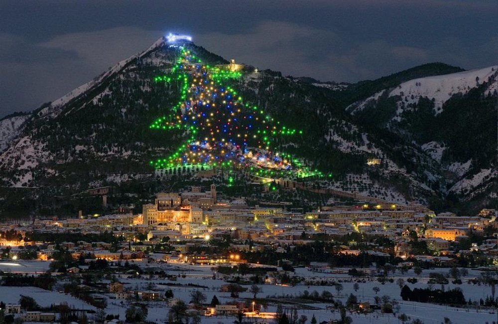Cel mai mare brad de Crăciun din lume