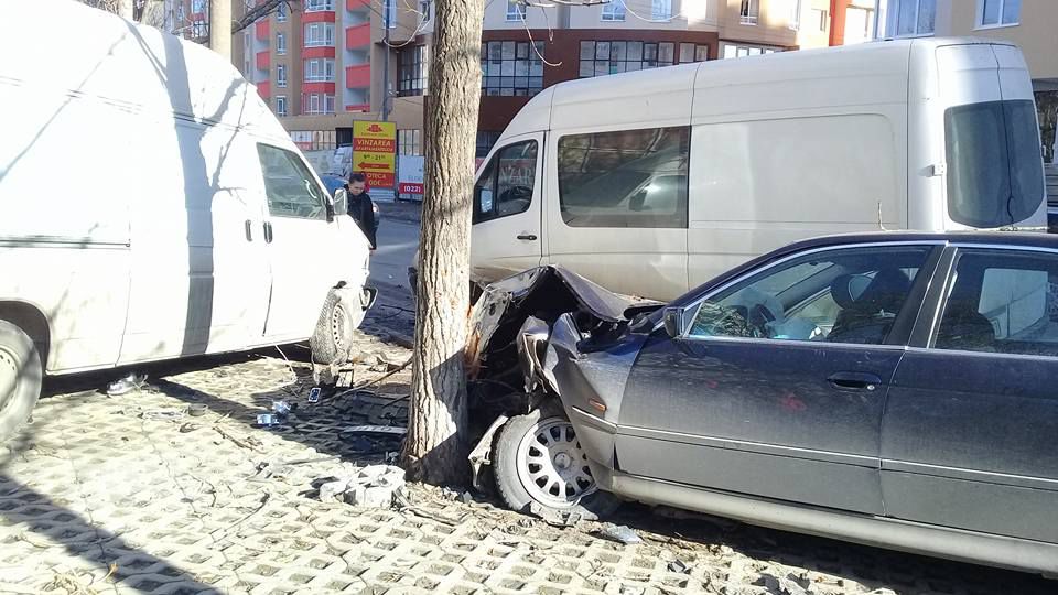 ДТП на Чеканах: У БМВ отвалилось колесо