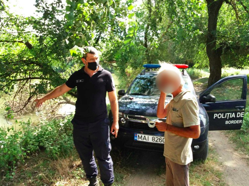 Пограничники задержали мужчину, переплывшего Днестр, чтобы попасть в Молдову