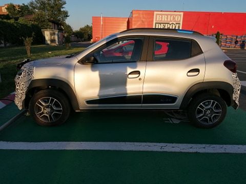 В Румынии сфотографировали тестовую модель электромобиля Dacia