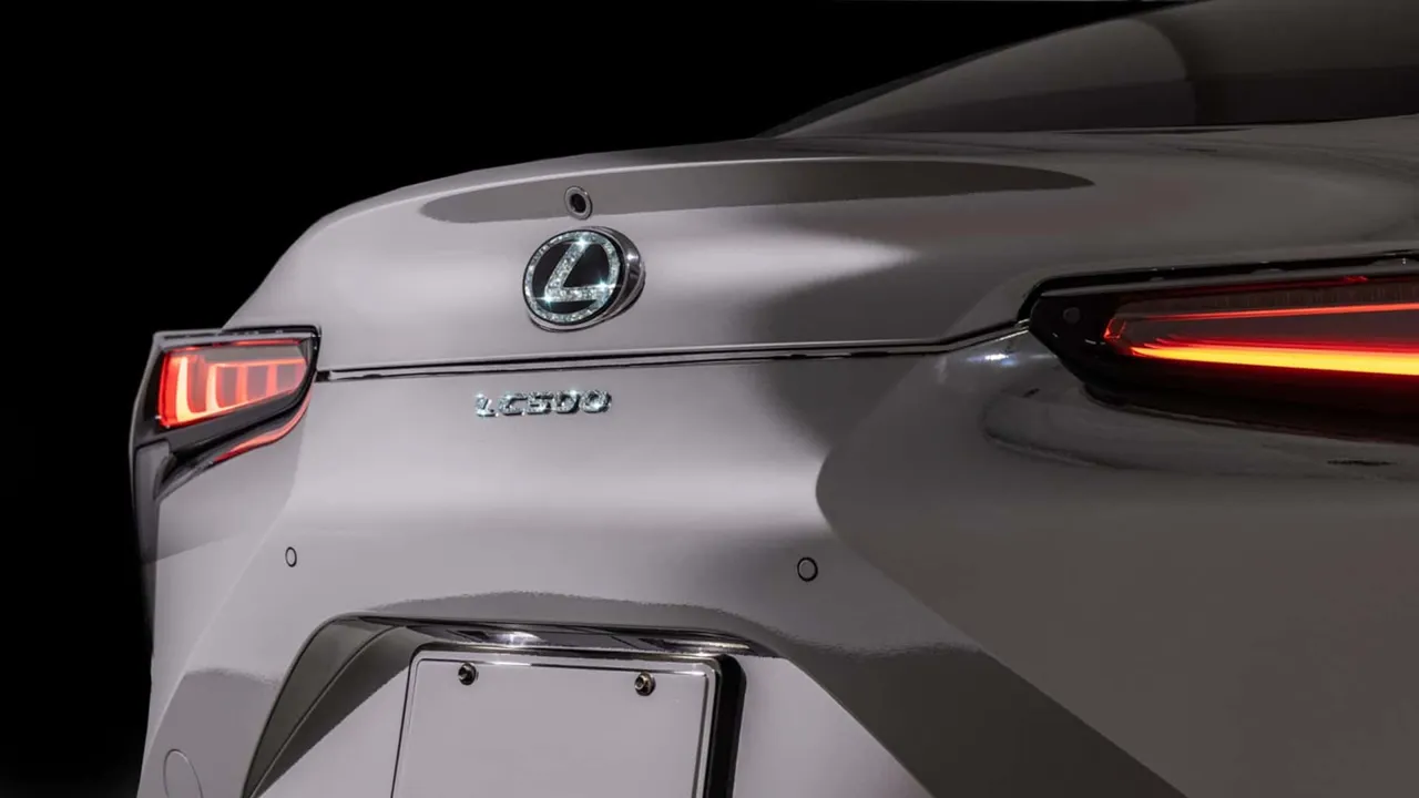 Lexus создали эксклюзивный спорткар в честь мирового турне Бейонсе