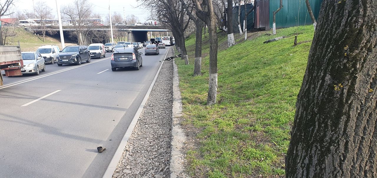 В Кишиневе при ДТП два автомобиля получили серьезные повреждения