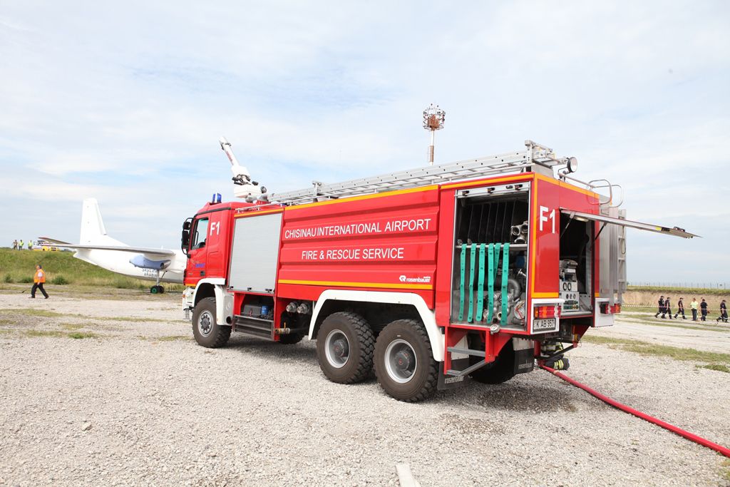 Exerciţii de simulare a unui incendiu pe Aeroportul Chişinău