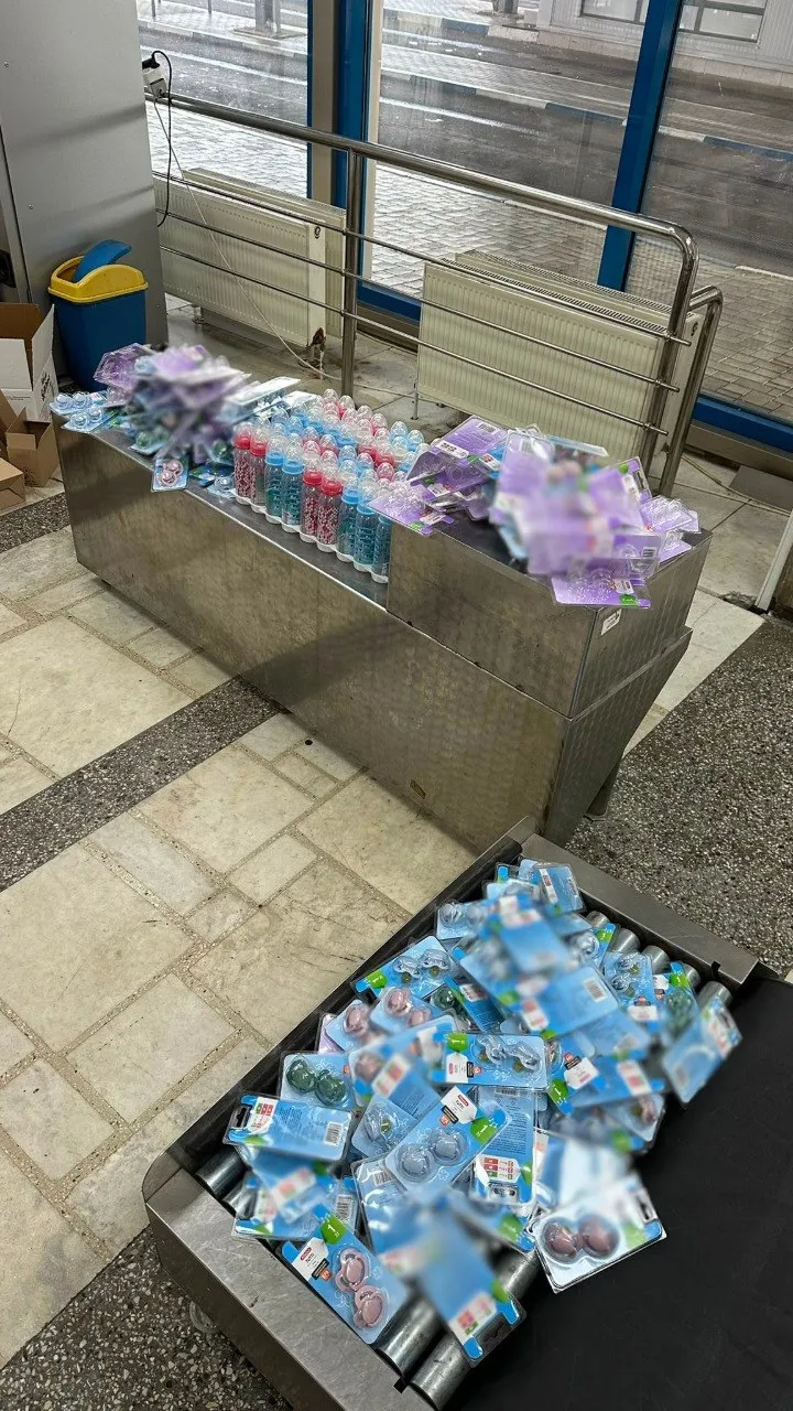 Более 400 товаров для младенцев без документов обнаружили на границе