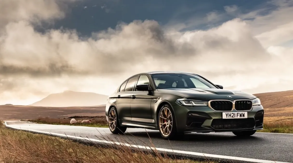 BMW анонсировала появление электрокара i5 в 2023 году