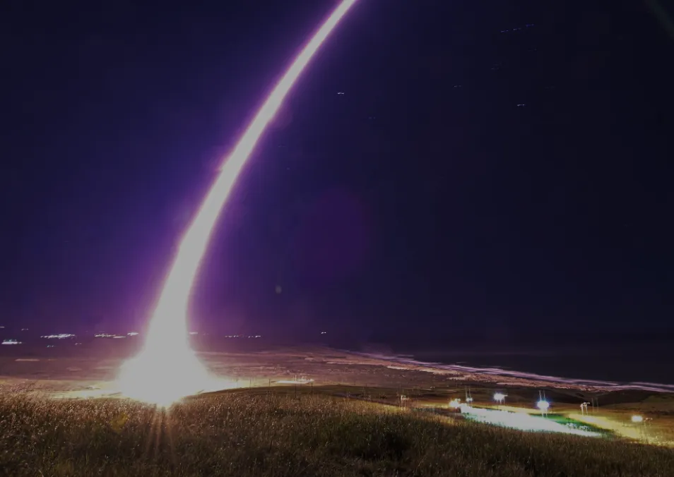 США провели пуск межконтинентальной баллистической ракеты Minuteman III