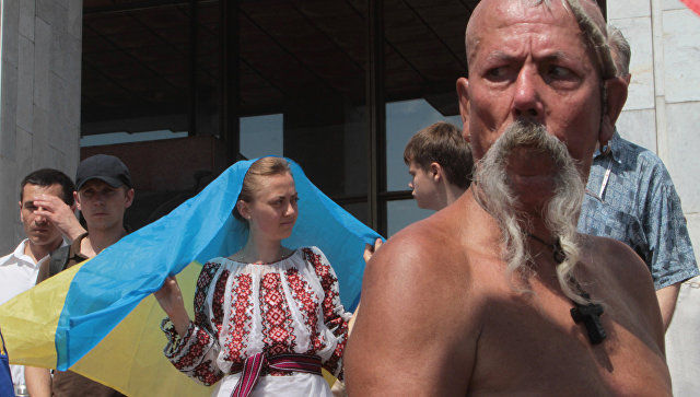В Раде предложили ввести инспекторов и экзамены по украинскому языку