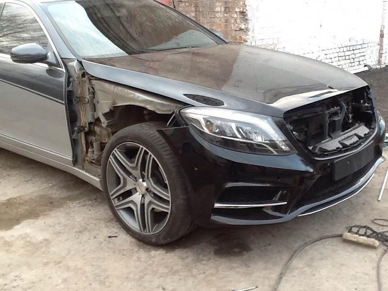 Nu avea bani de noul model Mercedes, aşa că l-a tăiat pe actualul