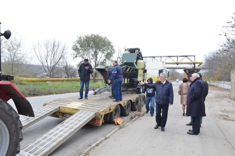 Primăria a cumpărat un tocator pentru măcinarea crengilor căzute în urma intemperiei din aprilie