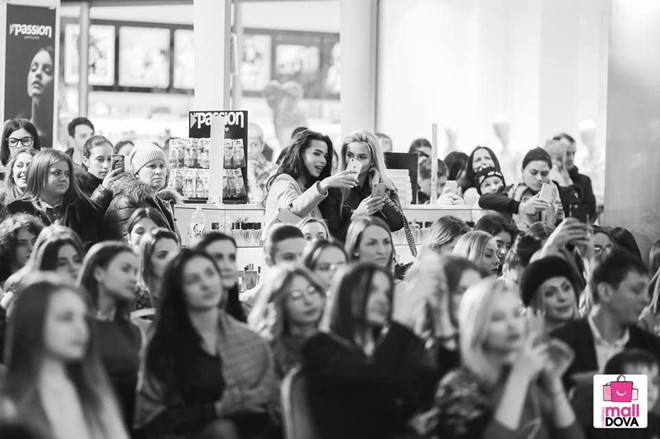 Самые модные наряды принесли весну на „Mall of Fame” ®