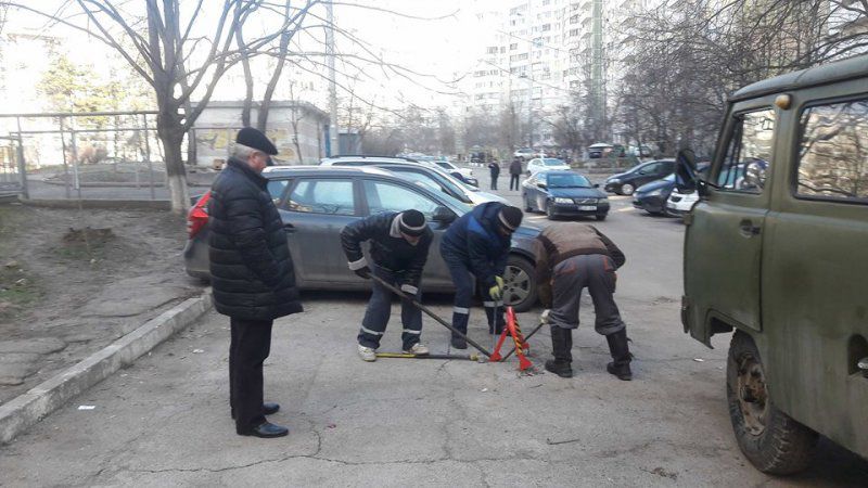 На Рышкановке демонтировали нелегально установленные во дворах блокираторы