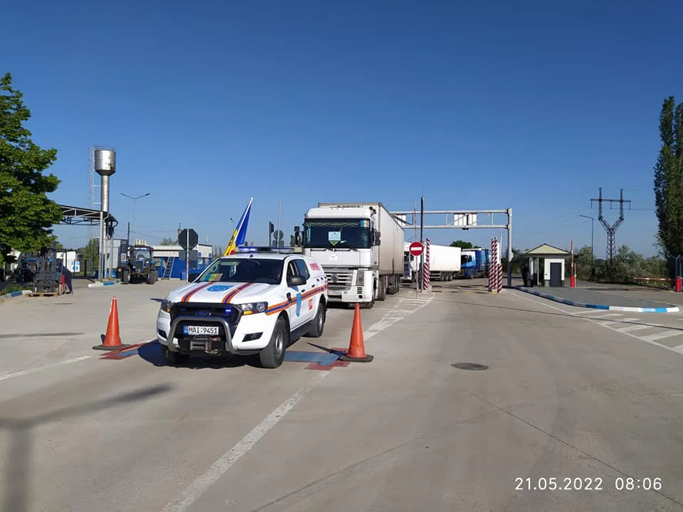 Восемь грузовиков с гумпомощью из Молдовы отправлены в Украину