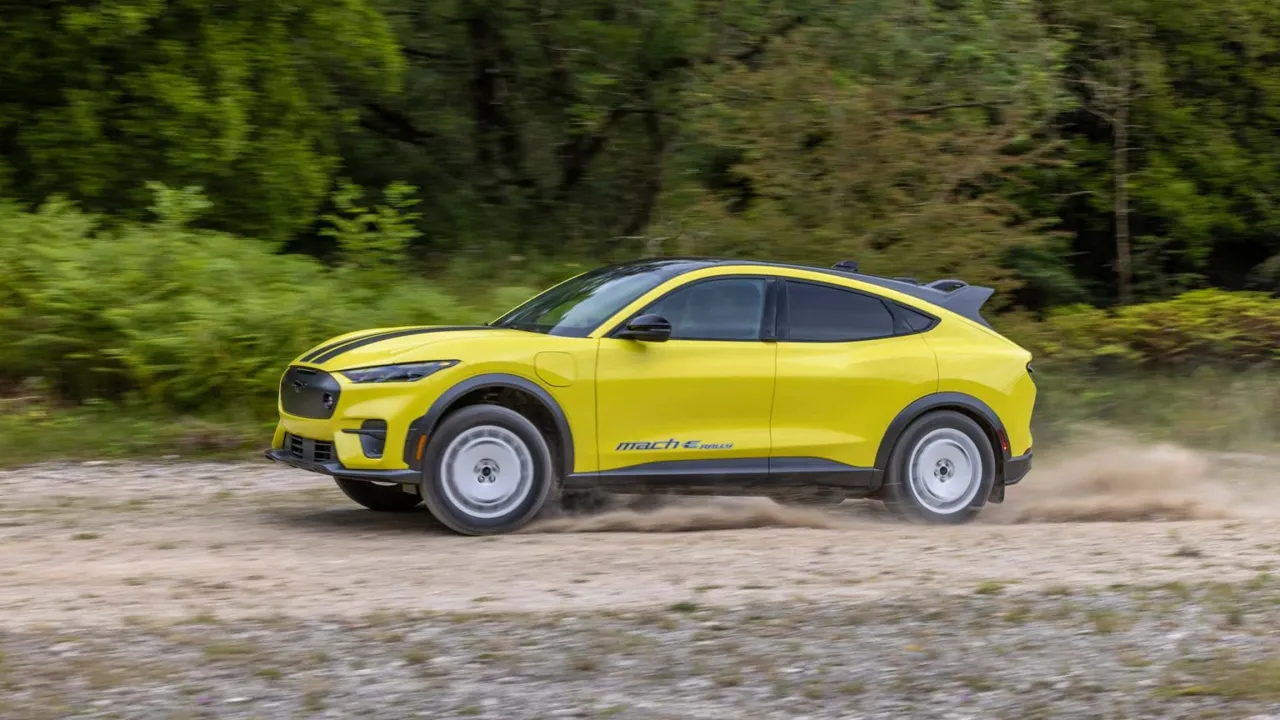 Ford презентовал экстремальный электрокроссовер для бездорожья