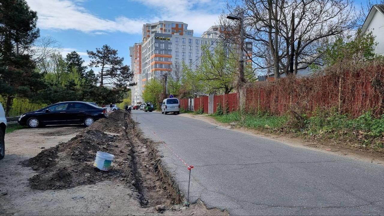 На улице Мелестиу появятся около 70 парковочных мест