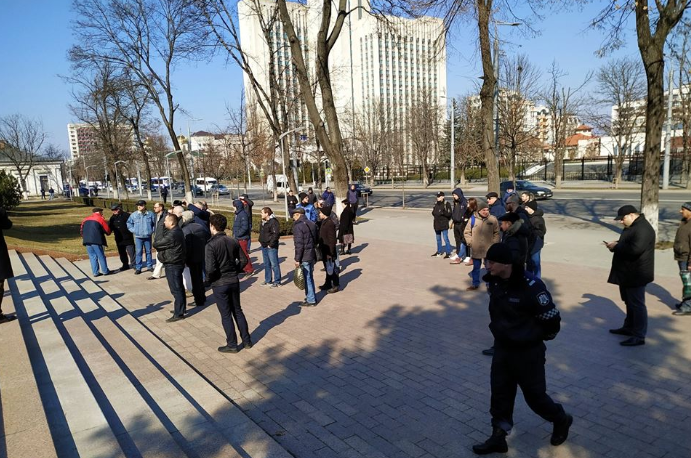 Гражданские активисты потребовали от ПСРМ и ACUM "спасти страну от ДПМ"