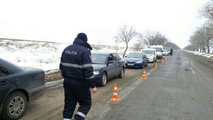 Sute de şoferi traşi pe dreapta. S-au ales cu procese verbale şi citaţii